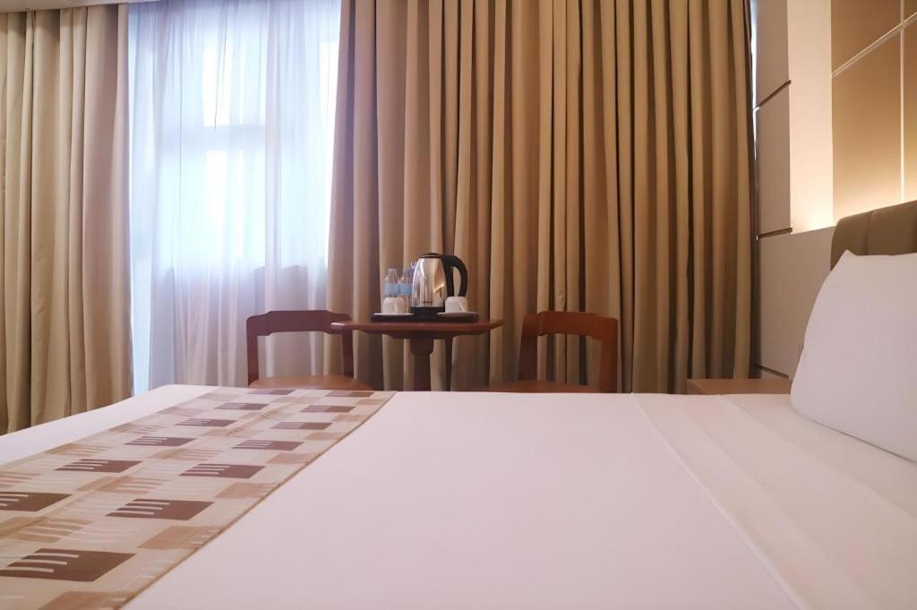 Las Palmas Hotel De Manila Esterno foto